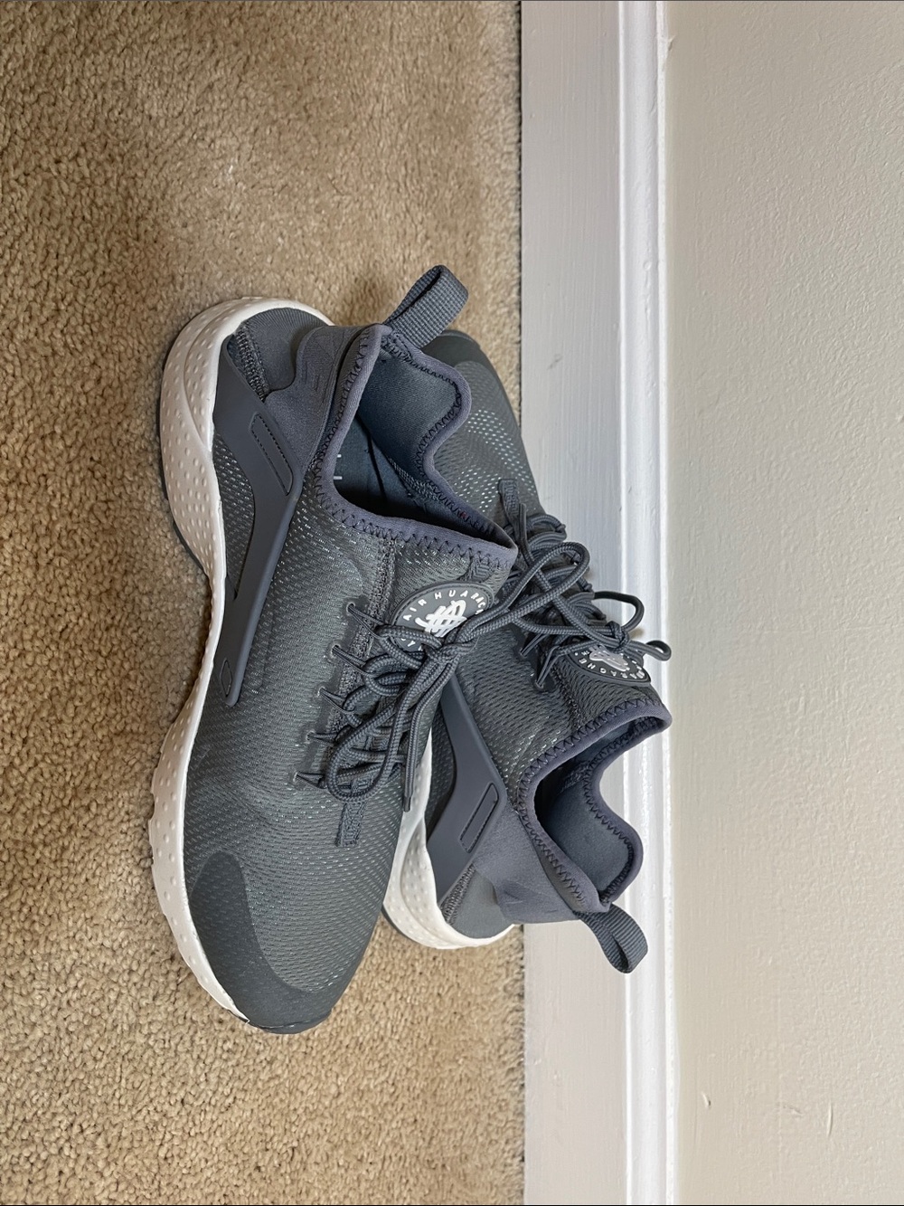 Nike Women's Gray and White Slip-On Athletic Sneakers Nike Air Huarache size 10